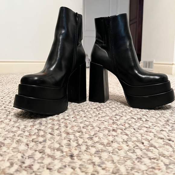 ALDO Platform Bootie - New - Size 7 - Picture 6 of 8